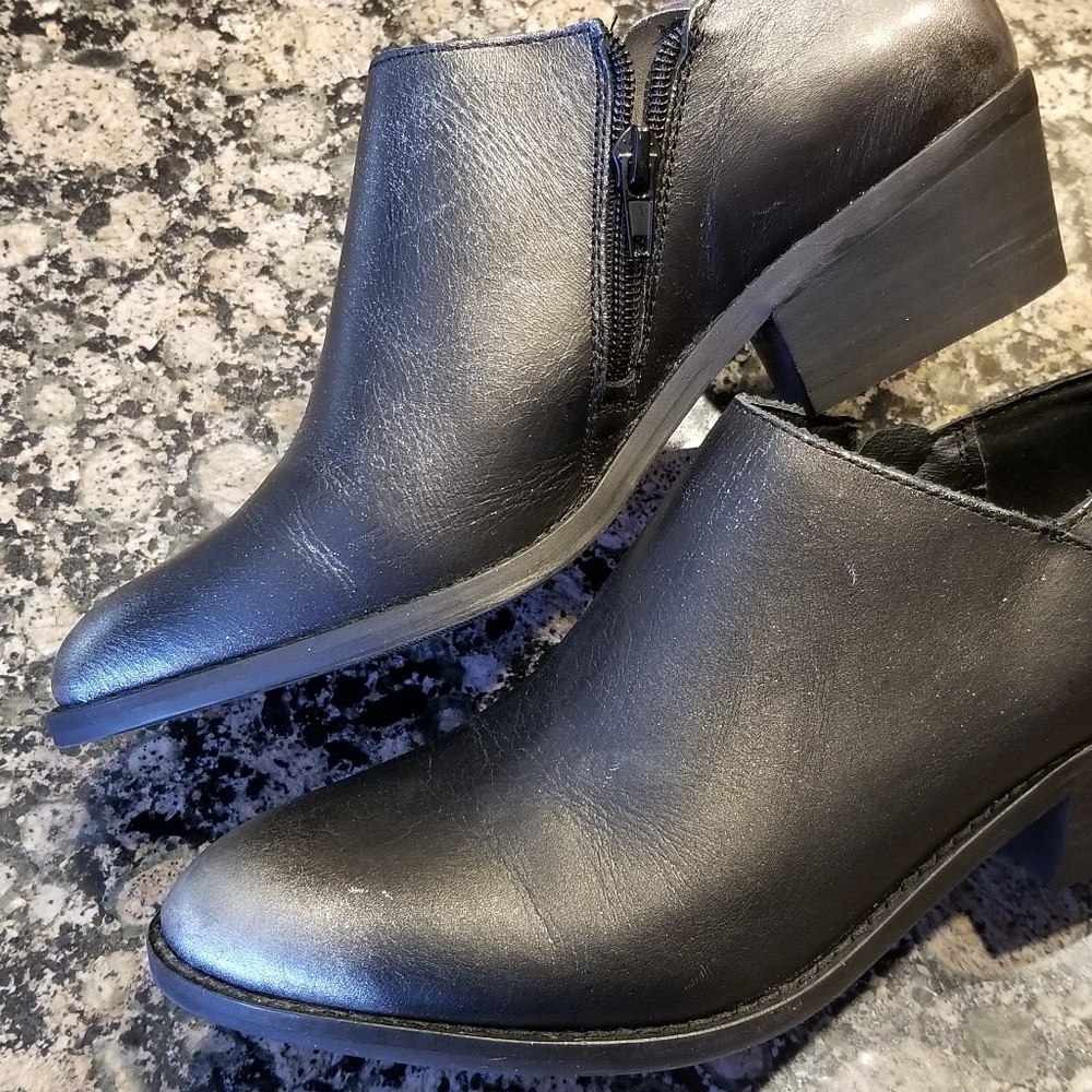 Lucky Brand Ombre Shimmer  ankle booties